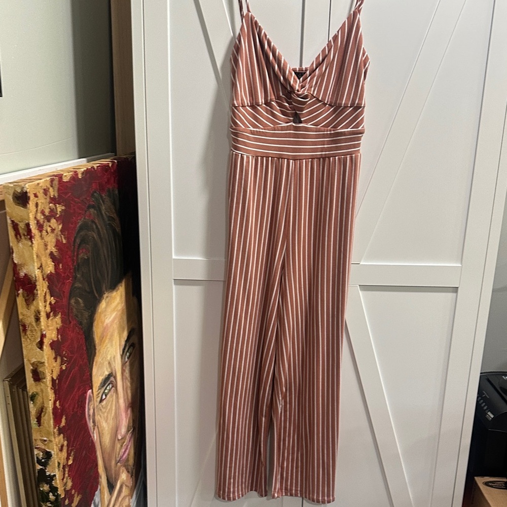 Chic Striped Jumpsuit with Twisted Front - Picture 2 of 6